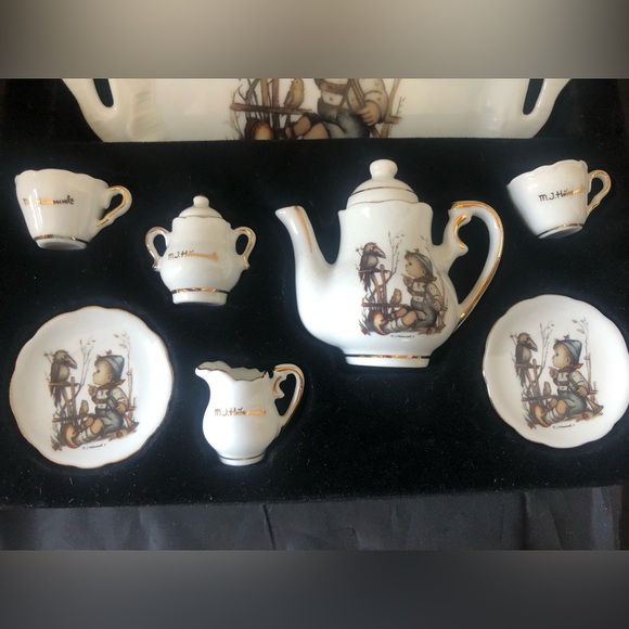 Miniature tea set Reuter Porzellan Germany with Hummel picture - Picture 5 of 5